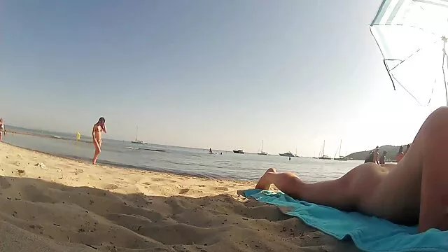 Anyám fia az ő ingyen porni oldalán,