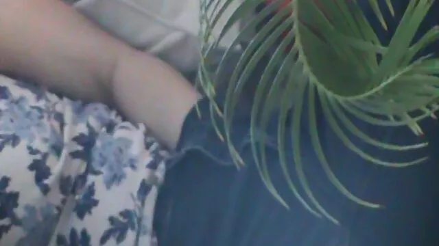 Zsarolás kényszerítette a nőt, hogy porno filmek ingyen magyarul nyalja az erkélyen