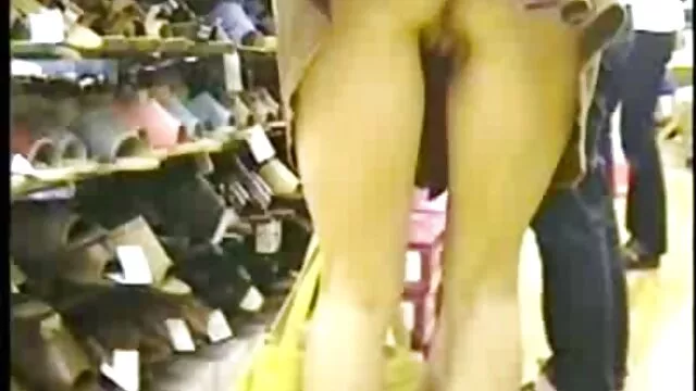 Egy katona mélytorok videók üt egy szőke, ő
