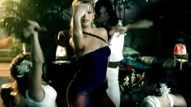 Egy férfi a posztjával becsapta a gyermeket egy élő sex video rák a tenger közelében