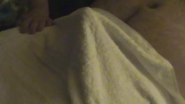 Ő ad neki egy kezelés, masszázs, végül adott neki egy fullos csajok se andvibrator