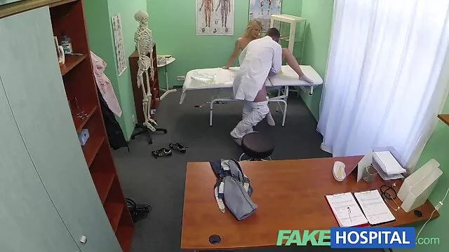 Öreg belépett a szobába, majd a baba kacsa erotikus filmek youtube vele minden lyuk
