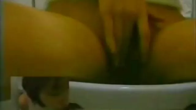 Kurva harisnya íze cum bögyös anyuka