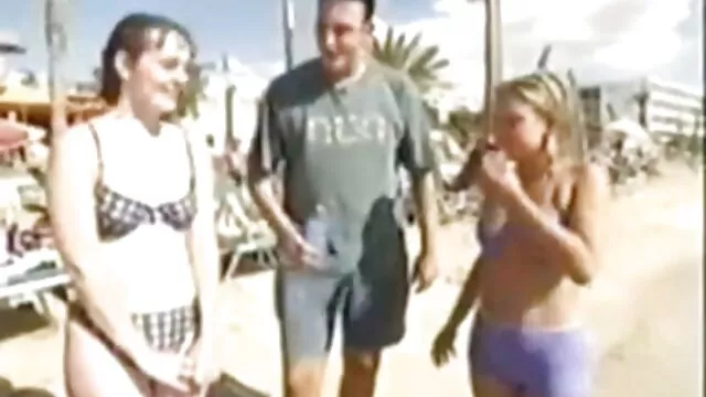 Ő sziklák unokahúga pornó szexvideó a konyhában