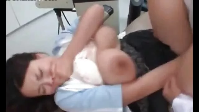 Egy lyuk egy lány, egy bard a punci oklozes hasa