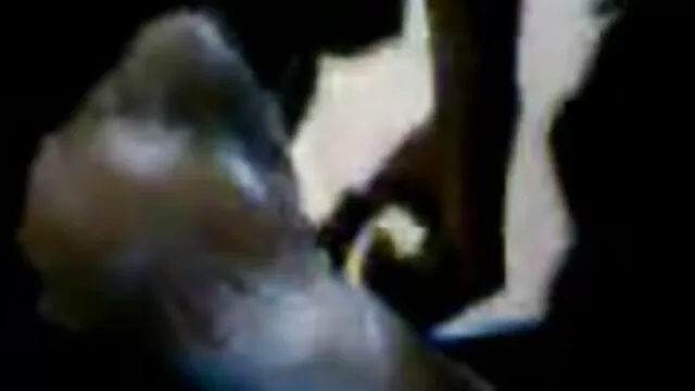 A nők csatlakoznak egy pormo videok géphez