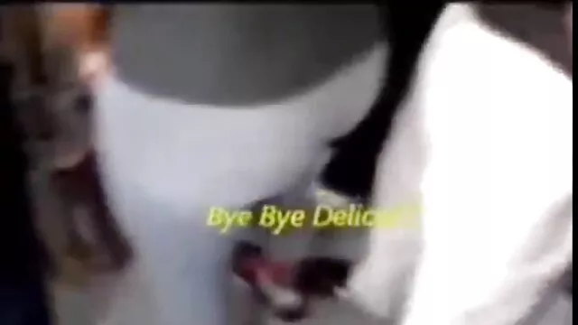 Ő adta a lányát őrült állat szex videók