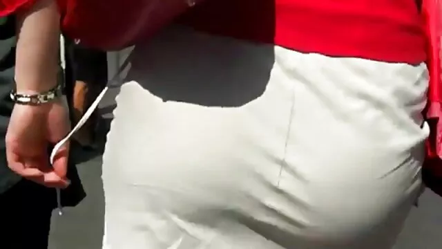 Gyönyörű Lele4ka kacsa apa lánya szex filmek játszik egy dildo találja magát a torkában egy felfedi, nyalogatja